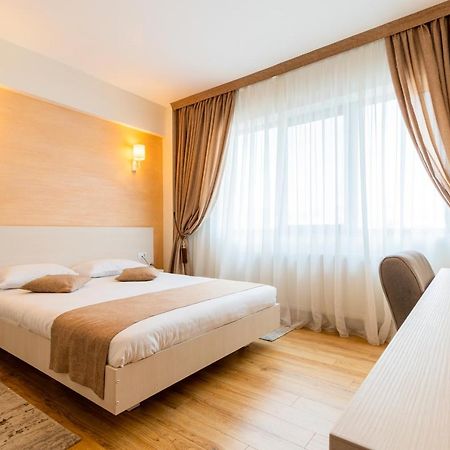 Hotel Bulevard Ramnicu Valcea Ngoại thất bức ảnh