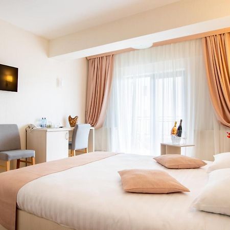 Hotel Bulevard Ramnicu Valcea Ngoại thất bức ảnh