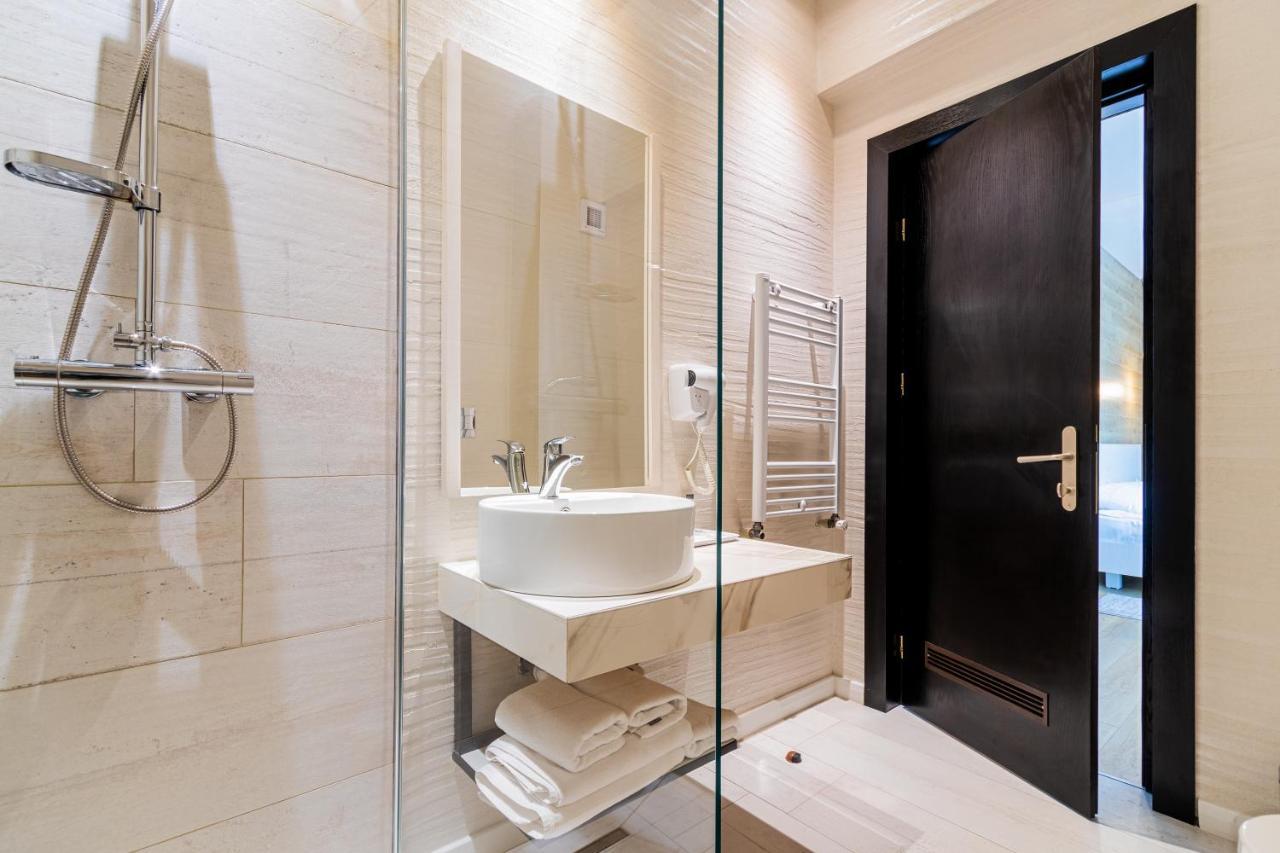Hotel Bulevard Ramnicu Valcea Ngoại thất bức ảnh