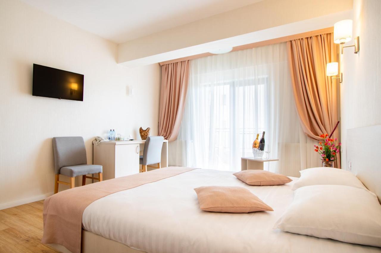 Hotel Bulevard Ramnicu Valcea Ngoại thất bức ảnh