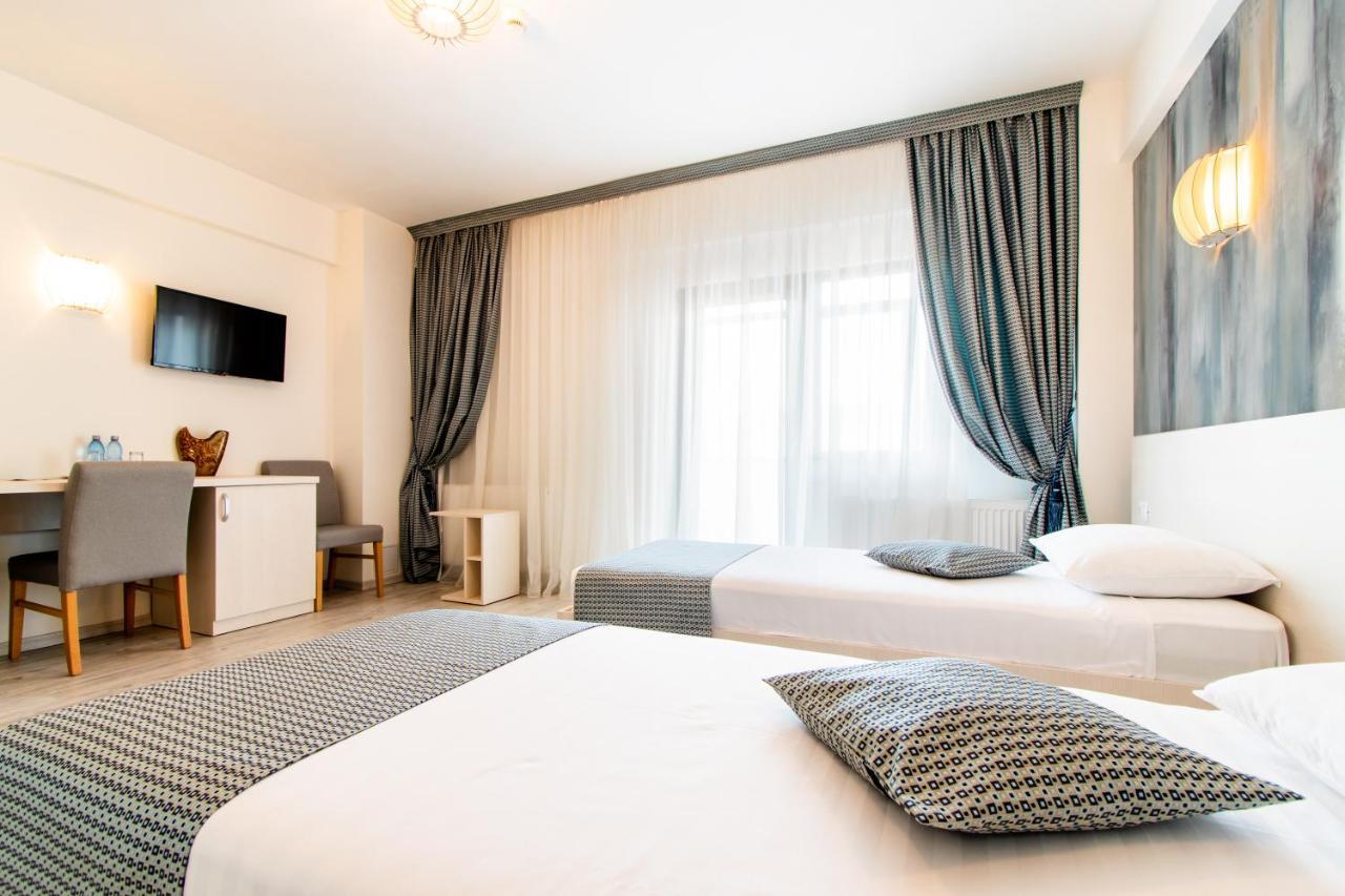 Hotel Bulevard Ramnicu Valcea Ngoại thất bức ảnh