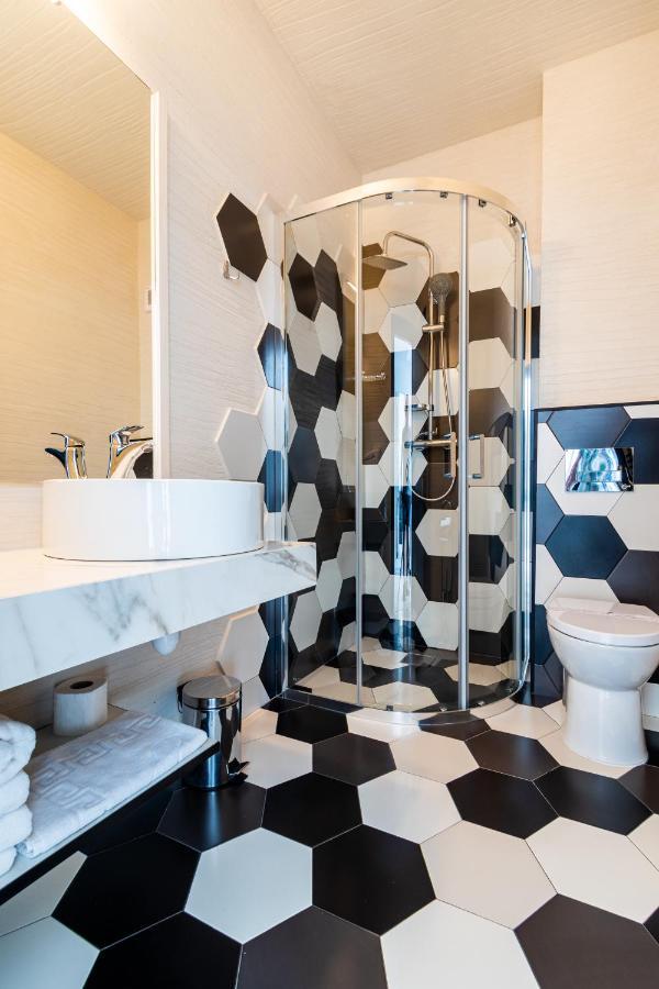 Hotel Bulevard Ramnicu Valcea Ngoại thất bức ảnh