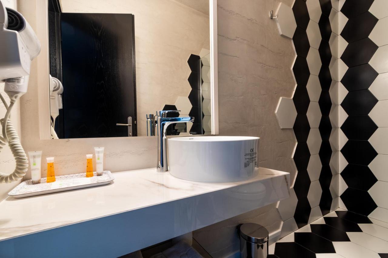 Hotel Bulevard Ramnicu Valcea Ngoại thất bức ảnh