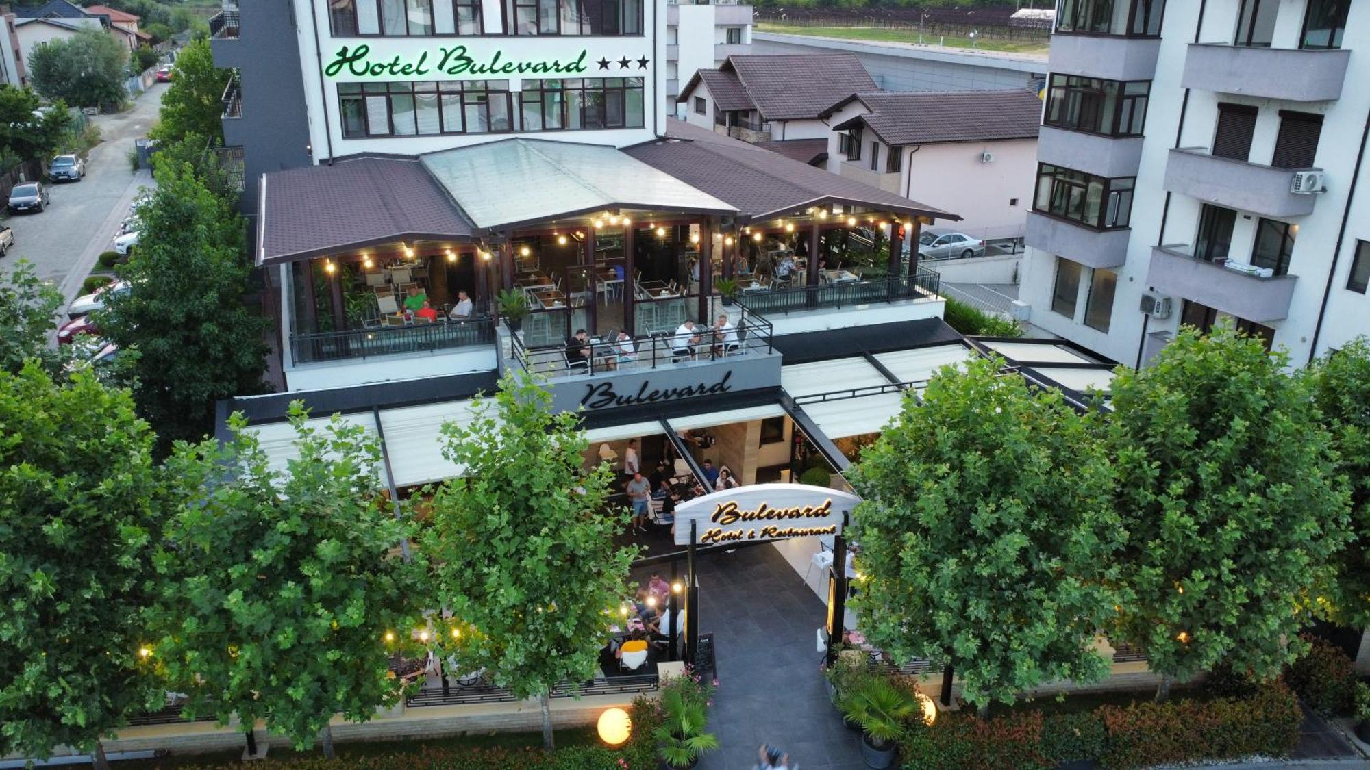 Hotel Bulevard Ramnicu Valcea Ngoại thất bức ảnh