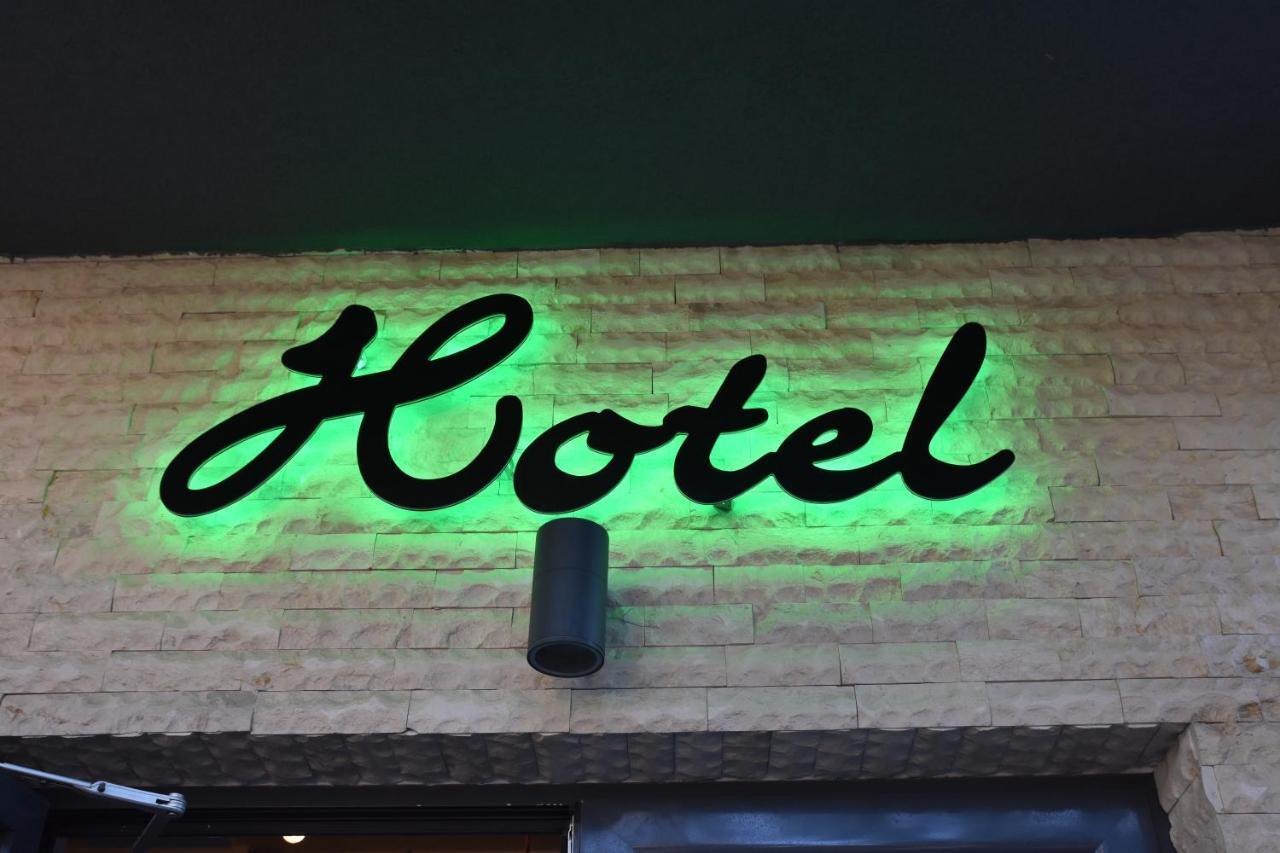 Hotel Bulevard Ramnicu Valcea Ngoại thất bức ảnh