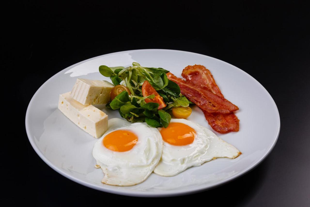 Hotel Bulevard Ramnicu Valcea Ngoại thất bức ảnh